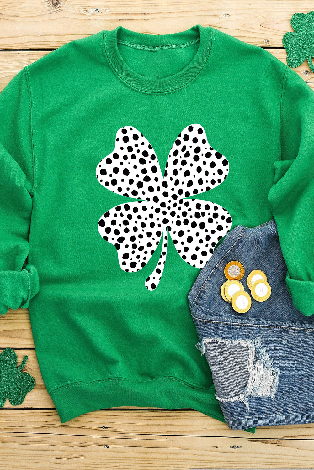 Dark Green St Patricks Day Leopard Four Leaf Clover Graphic Crewneck Sweatshirt